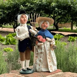 BYER'S CHOICE, LTD Farmer George Caroler by Byers' Choice