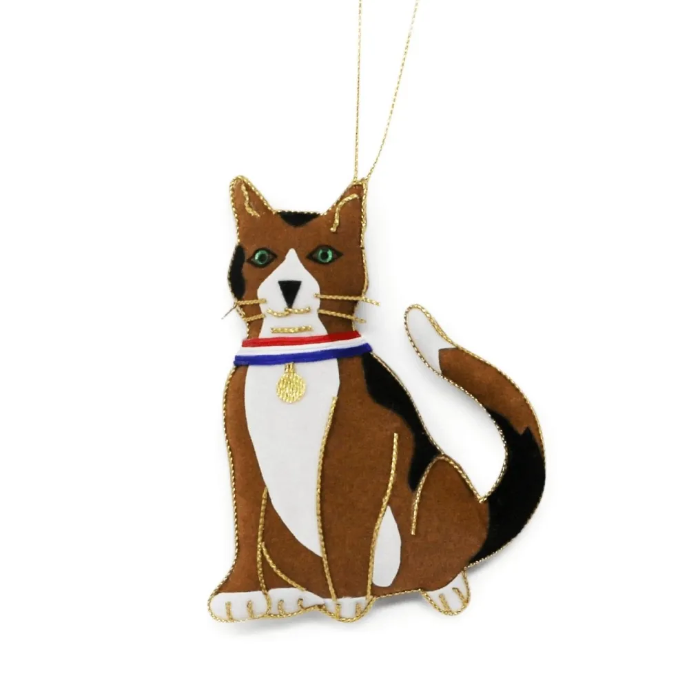 ST NICOLAS LTD. Liberty the Cat Ornament